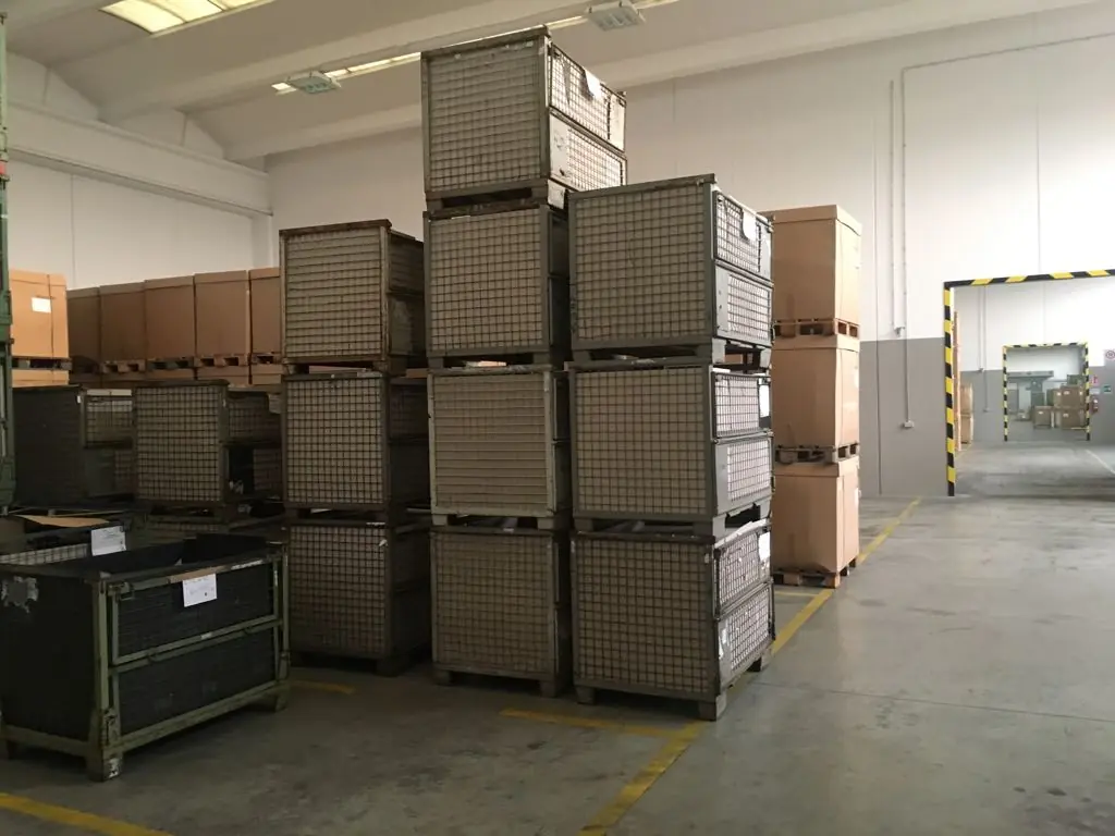 Returnable industrial containers in the EFESTO logistics area